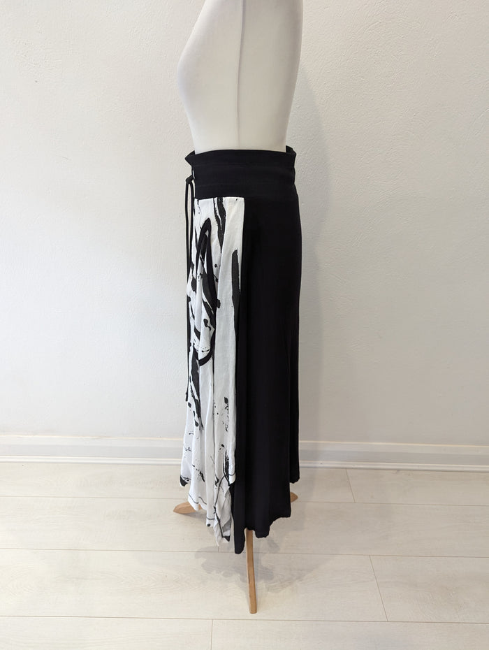 Link Black/White Skirt S