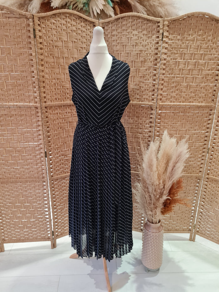 Lk bennett Black/White Pleated Dress 10