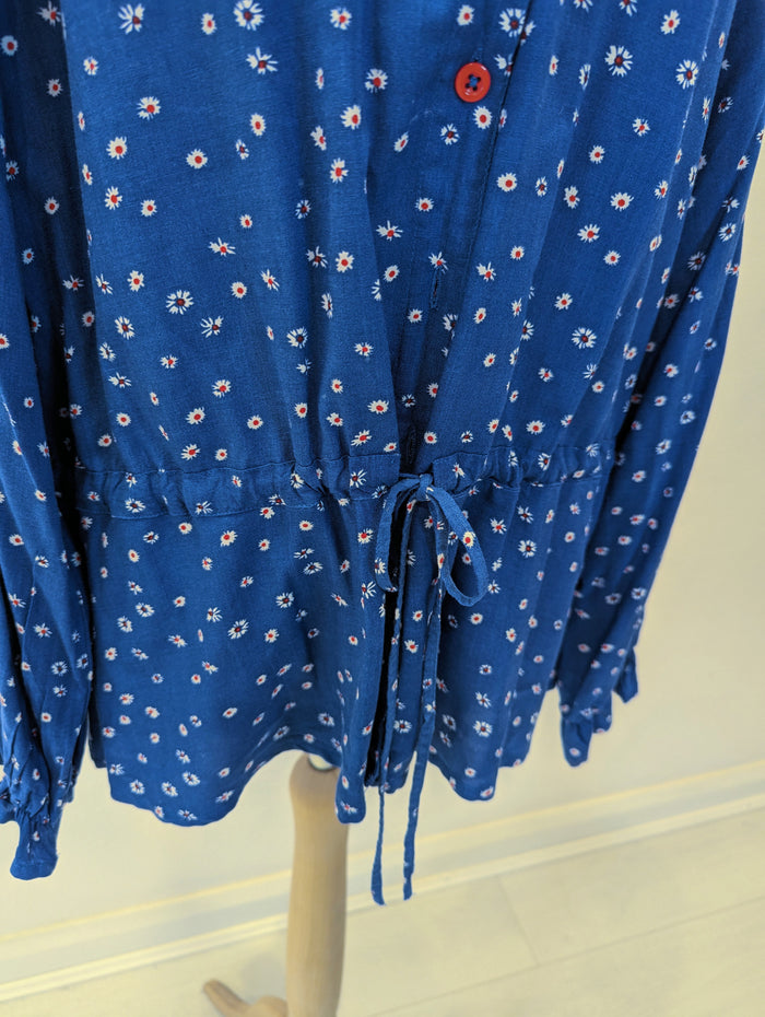 Lollys Laundry Daisy print Top Size Small