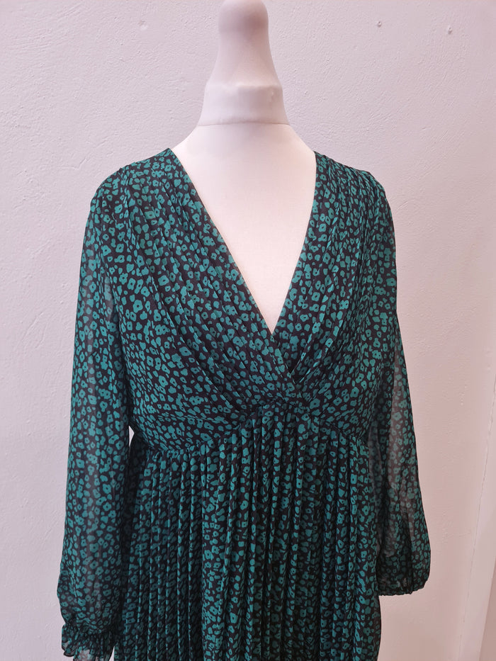 Lovie & Co Green & Black Pleated Dress Size L