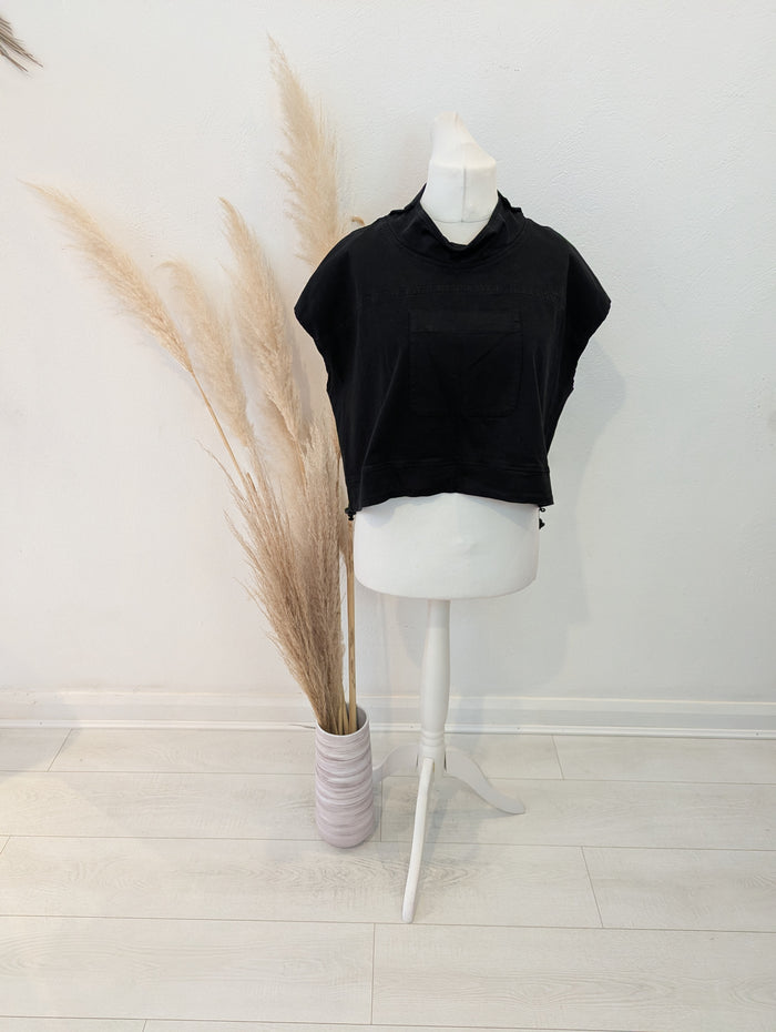 Lurdes Bergada black cropped utility top L
