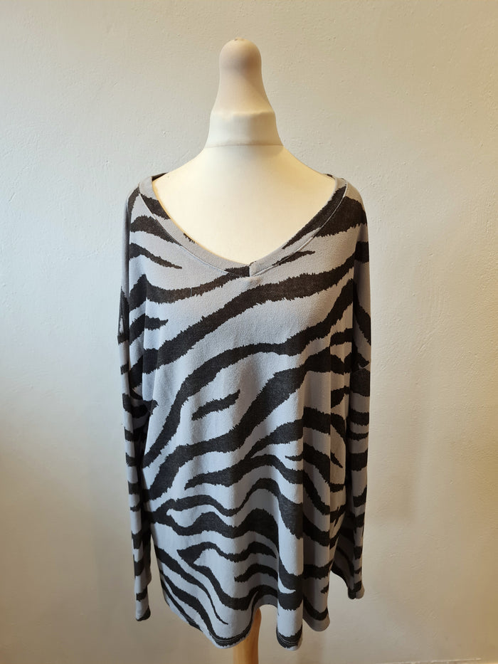 Made in Italy animal print fine knit jumper M/L