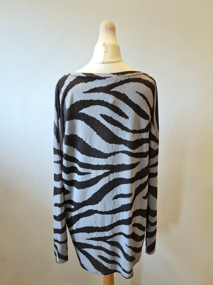Made in Italy animal print fine knit jumper M/L