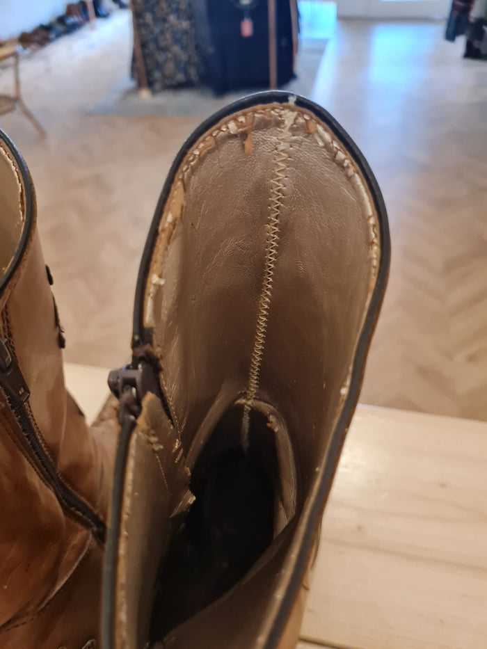 Made in Italy Tan Western Boots Size 39