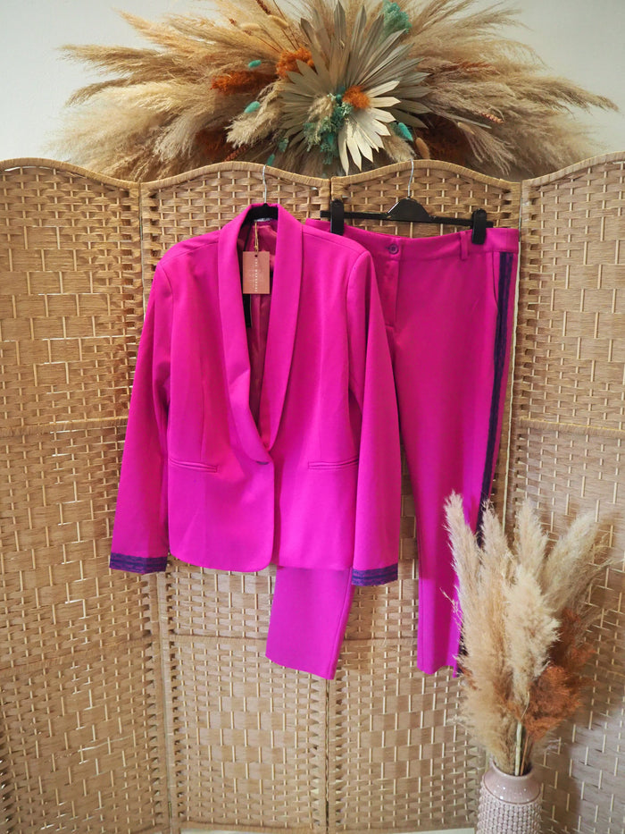Maisy Magenta Trouser Suit Size 18