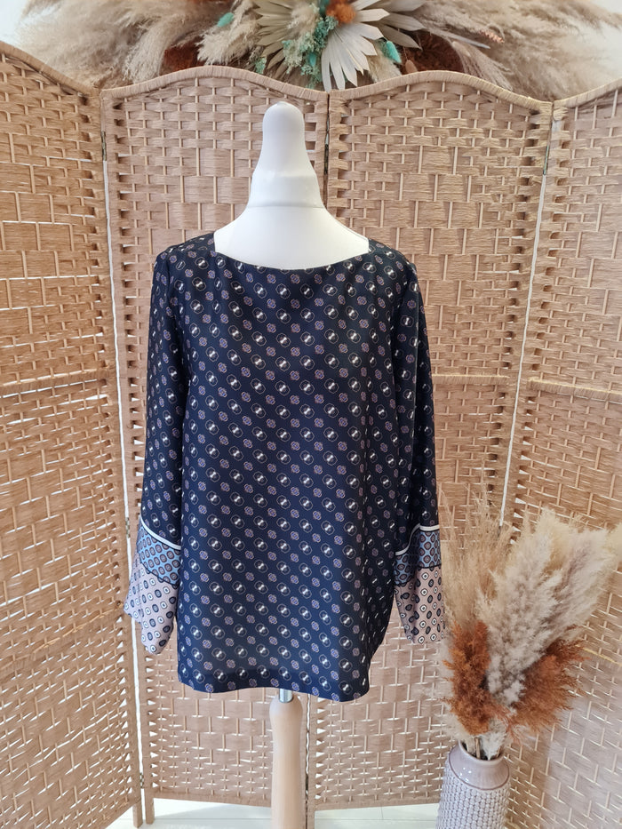 Marella 2 Piece Navy Print 12