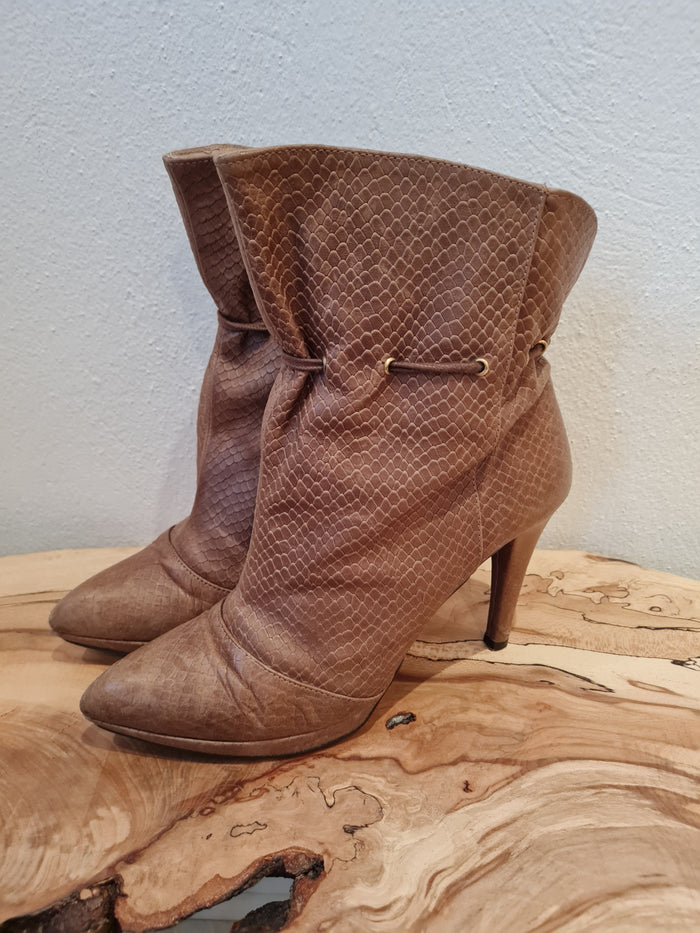 Marian brown ankle boots 7