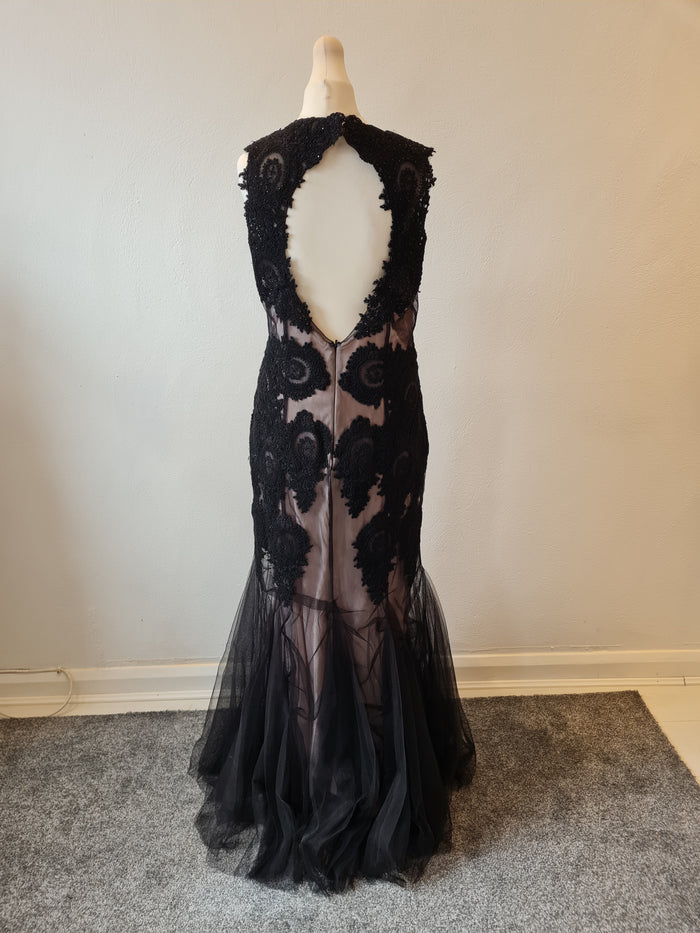 Masacara Pour Lafemme Black/nude beaded evening dress Size 16