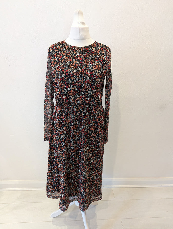 Mauvette Floral Midi Dress 12