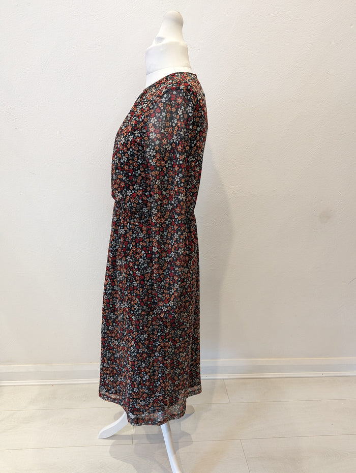 Mauvette Floral Midi Dress 12