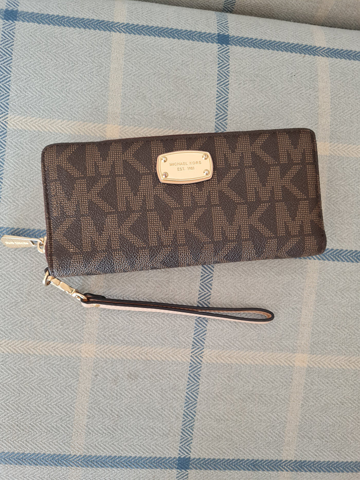 Michael Kors MK wristlet Purse