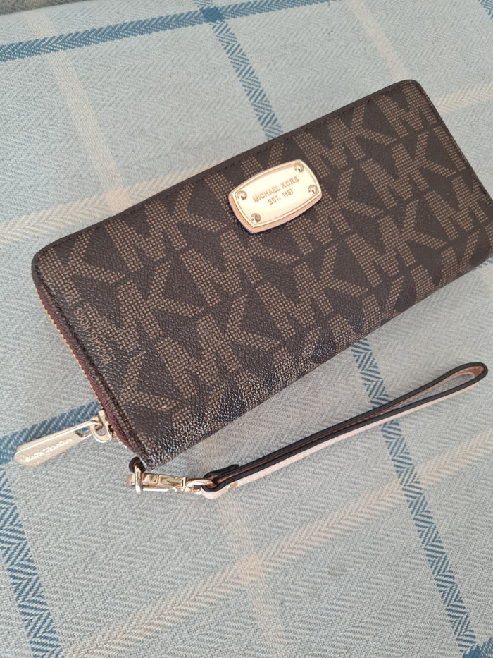Michael Kors MK wristlet Purse