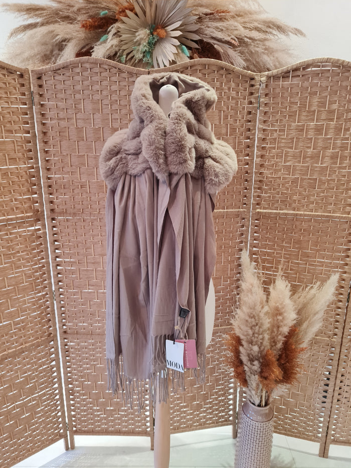 Moda Taupe fur scarf New