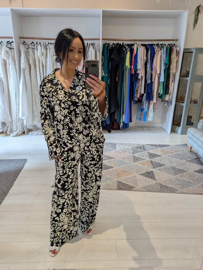 M&S Black Cream Flower 2 Piece 14R