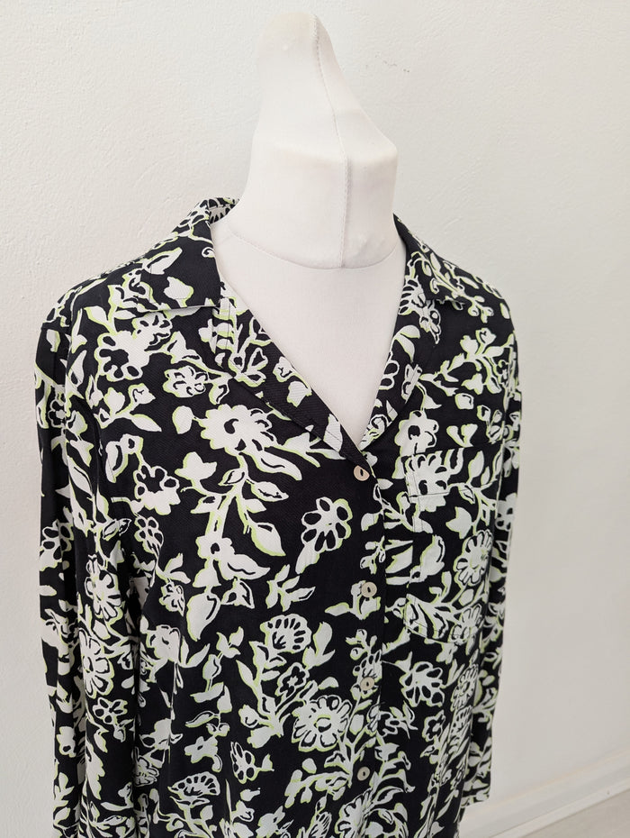 M&S Black Cream Flower 2 Piece 14R