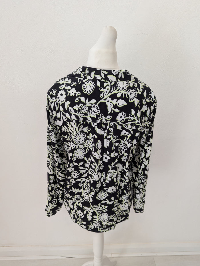 M&S Black Cream Flower 2 Piece 14R