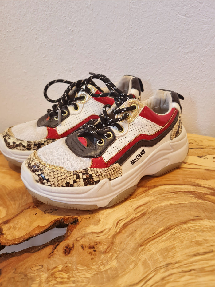 Mustang Trainers Size 3