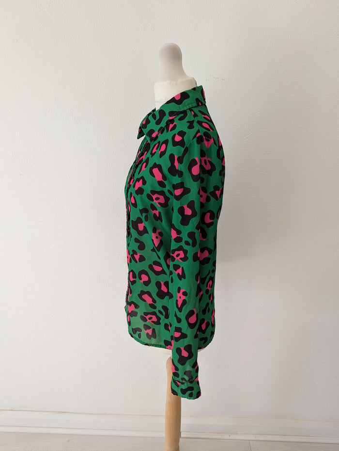 My Sisters Closet Green Animal Shirt 10