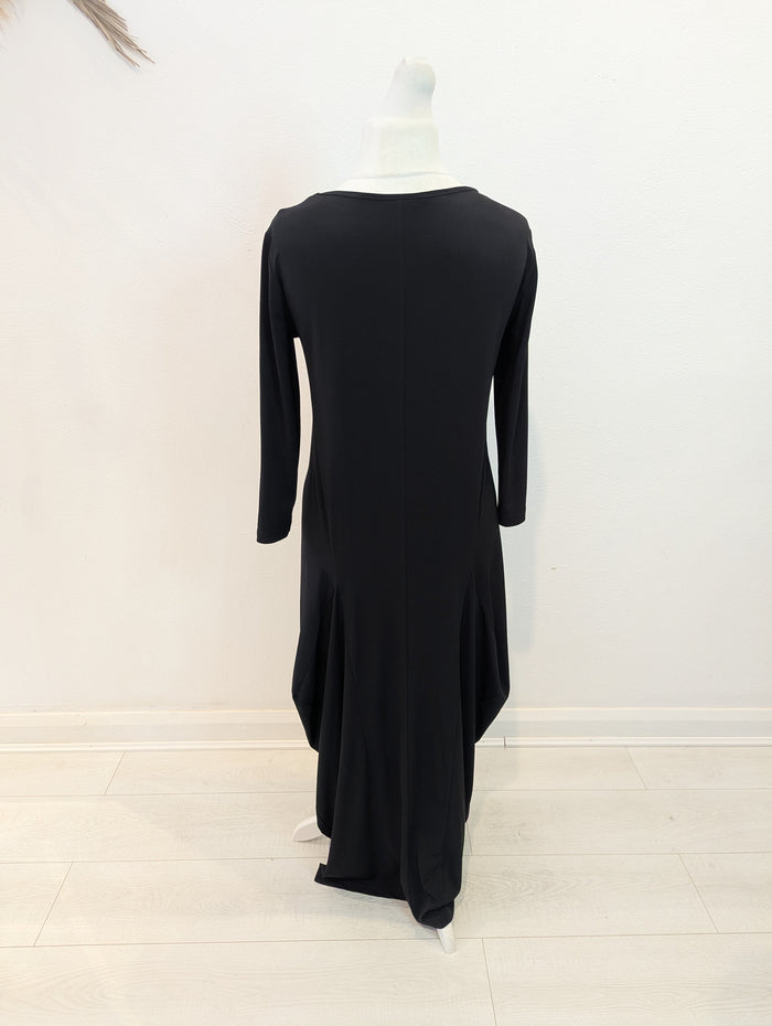 Naya Black Dip Hem Maxi L