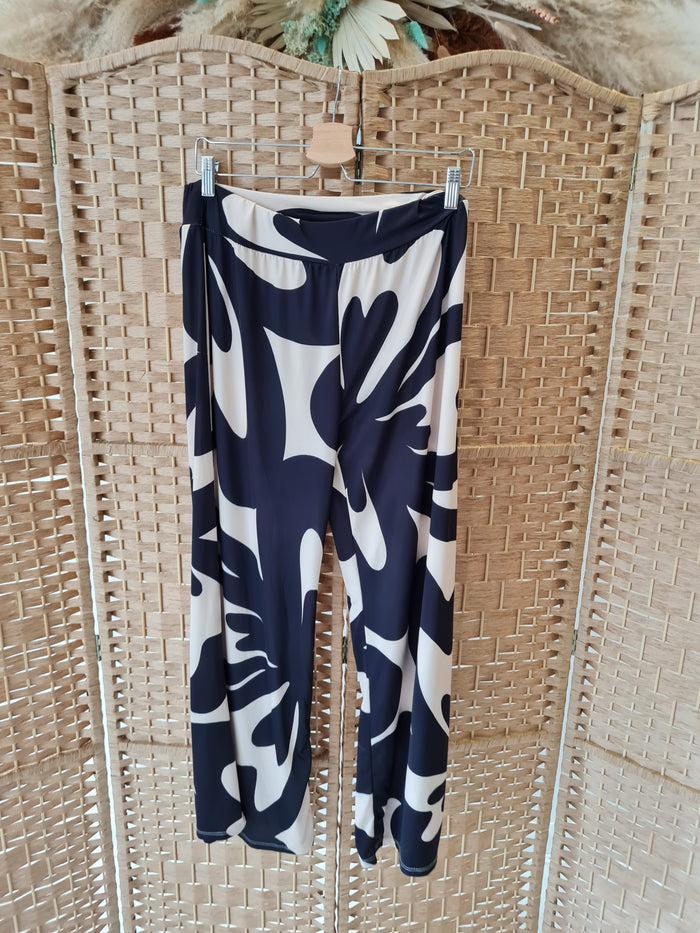 New Collection black/cream Trouser/Top Set Medium NWT