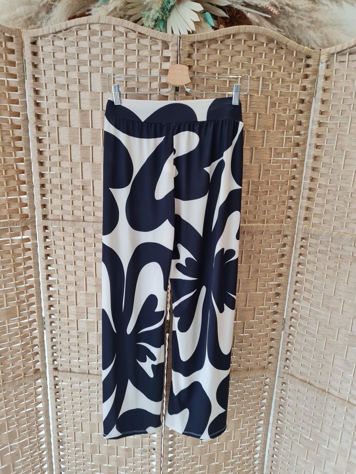 New Collection black/cream Trouser/Top Set Medium NWT