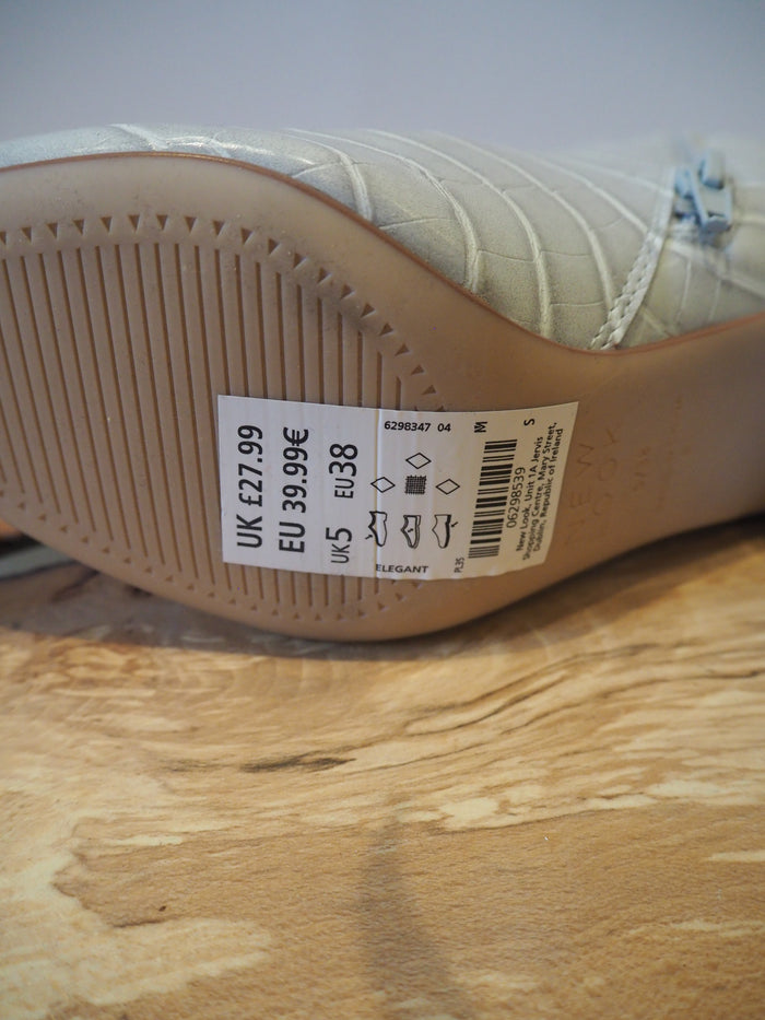 New Look grey boots 5
