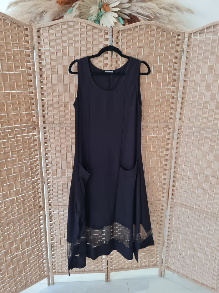 NIYA Black Sheer Hem Dress Medium