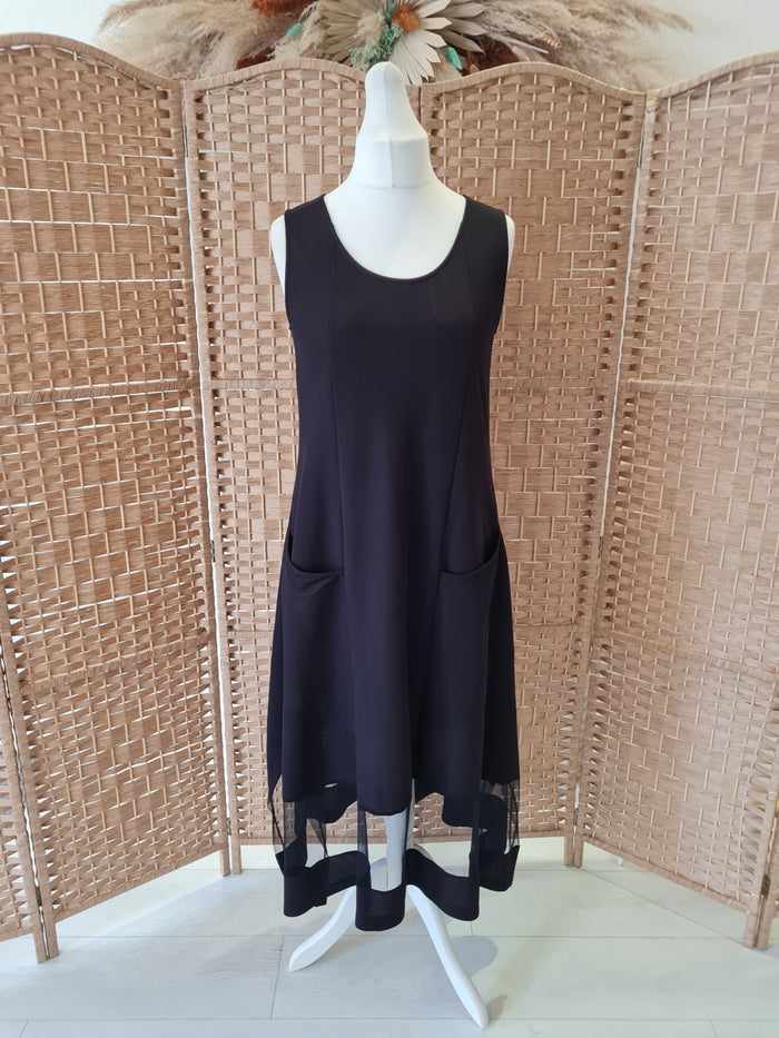NIYA Black Sheer Hem Dress Medium