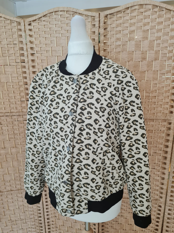 Oliver Bonas Animal print bomber 12