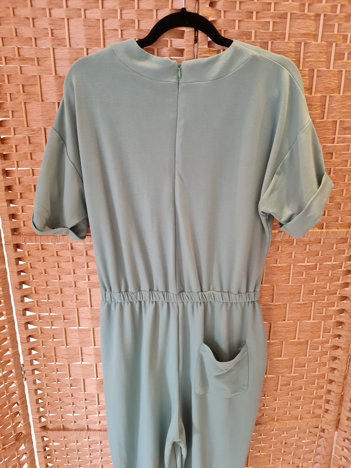 Oliver Bonas green jumpsuit 8/10