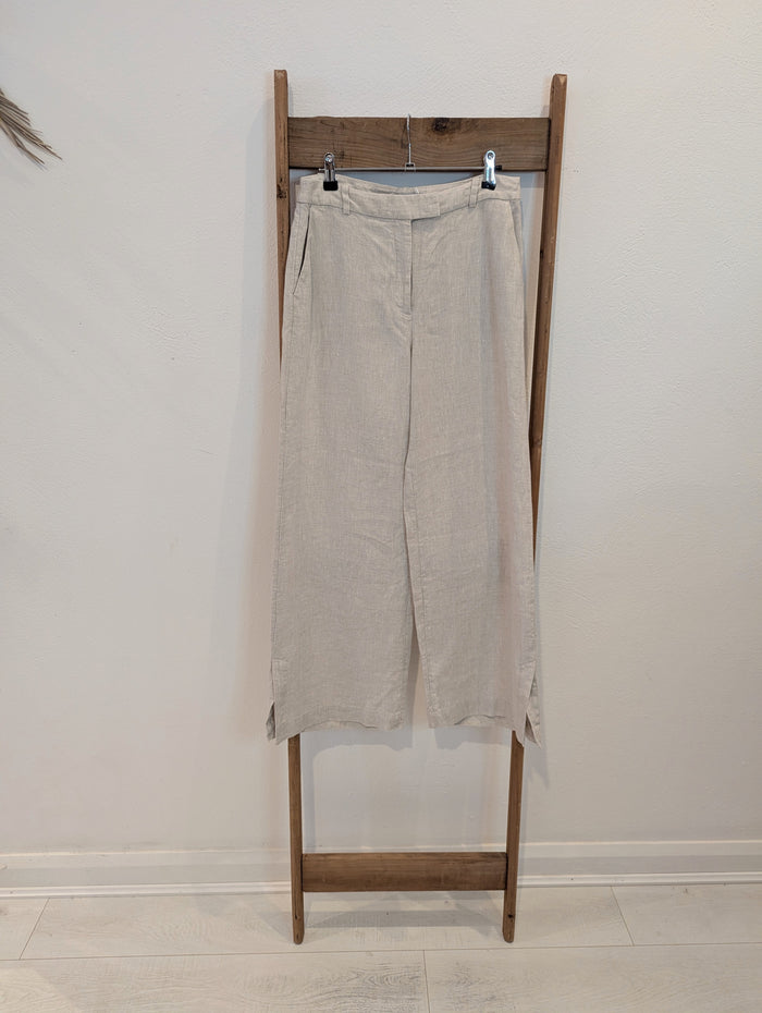 & Other Stories beige linen trousers 10