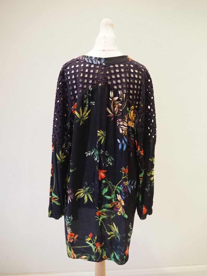 Oui Navy Floral Dipped Hem Tunic Size 14