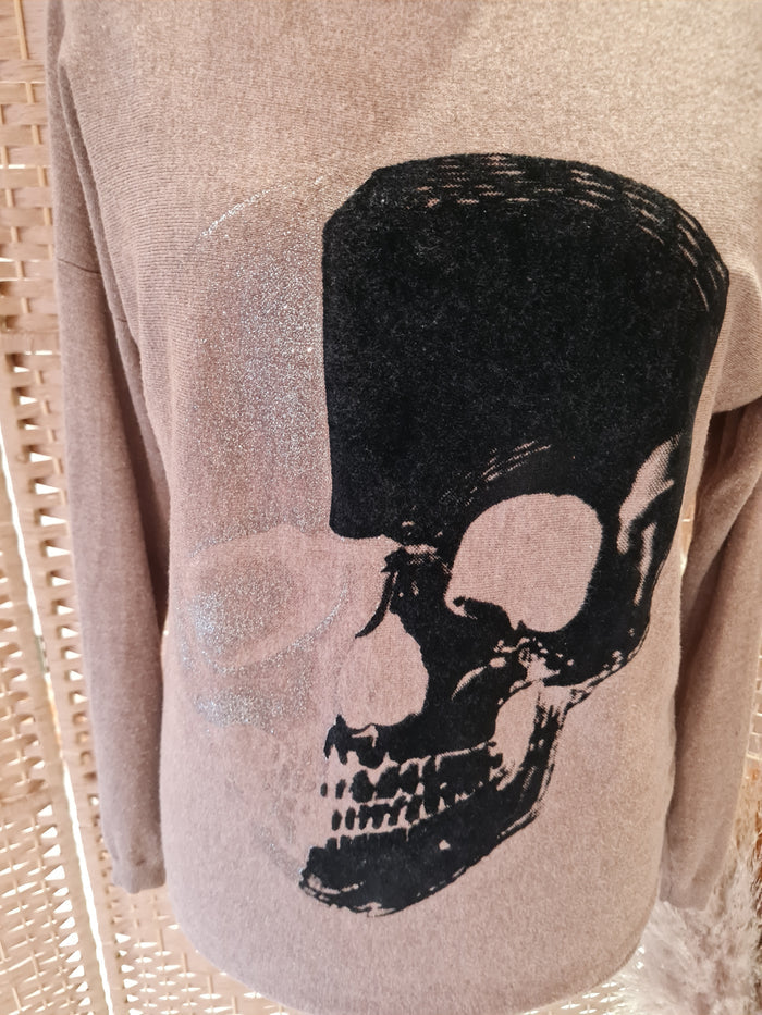 Papillonne camel skull detail jumper M