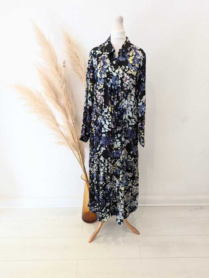 Parfois Black Floral Maxi S/M