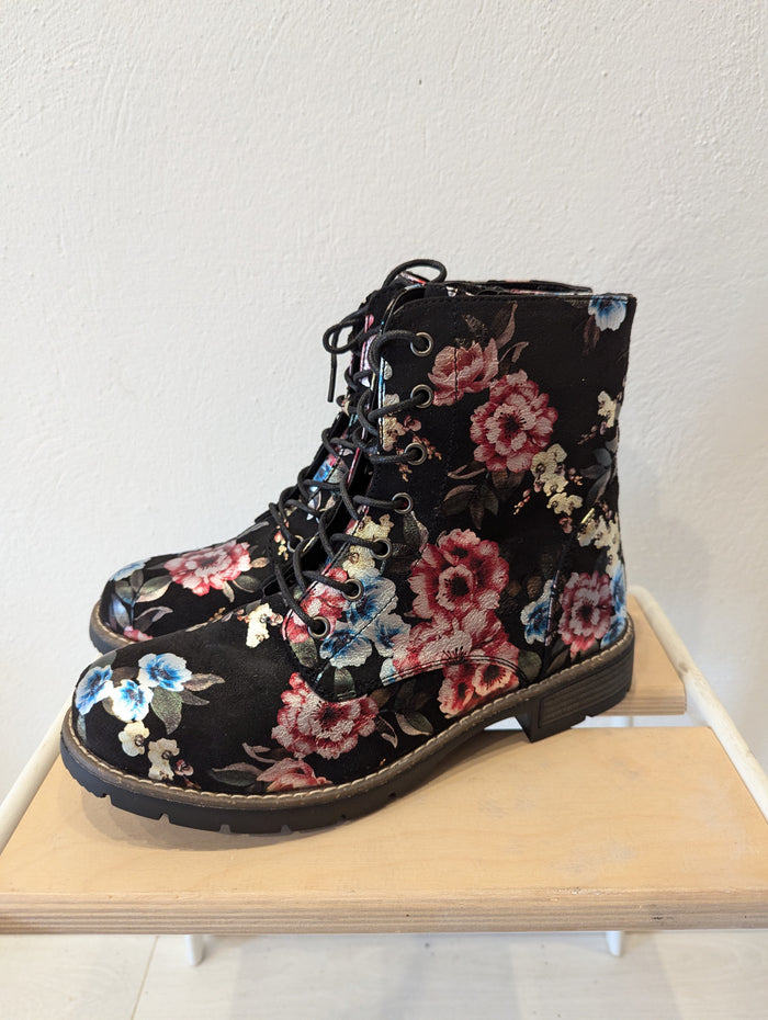 Pavers Floral Boots 7 New