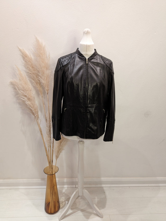 Per Una Speziale black leather jacket 18