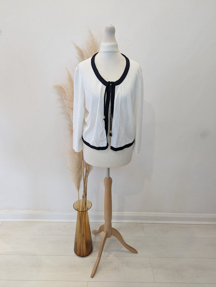 Planet white cropped cardigan M