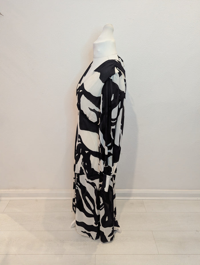 Pretty Lavish Black & White Maxi 12 NWT £88