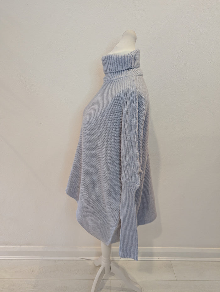 Pretty Lavish Blue Cable Knit S/M NWT