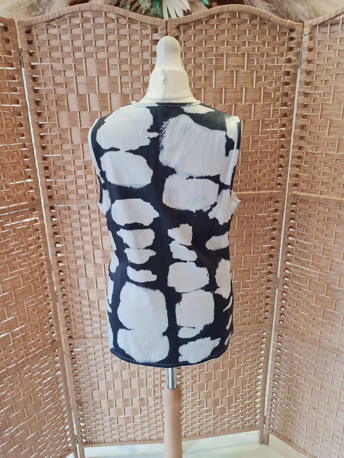 Pulz sleeveless top & trousers S