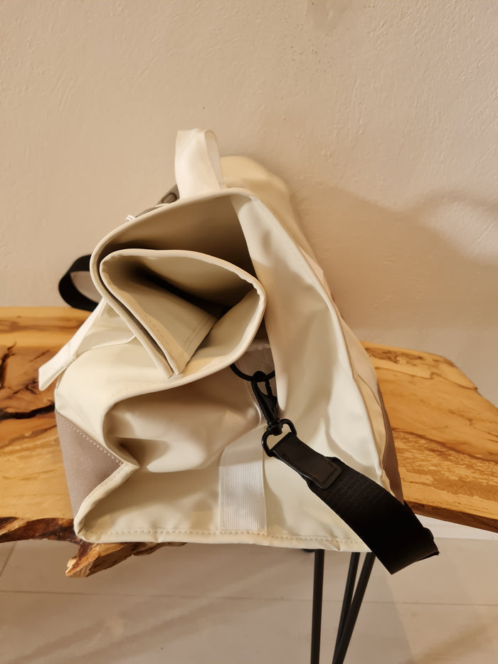 Rains Cream Duffle Bag New RRP £95