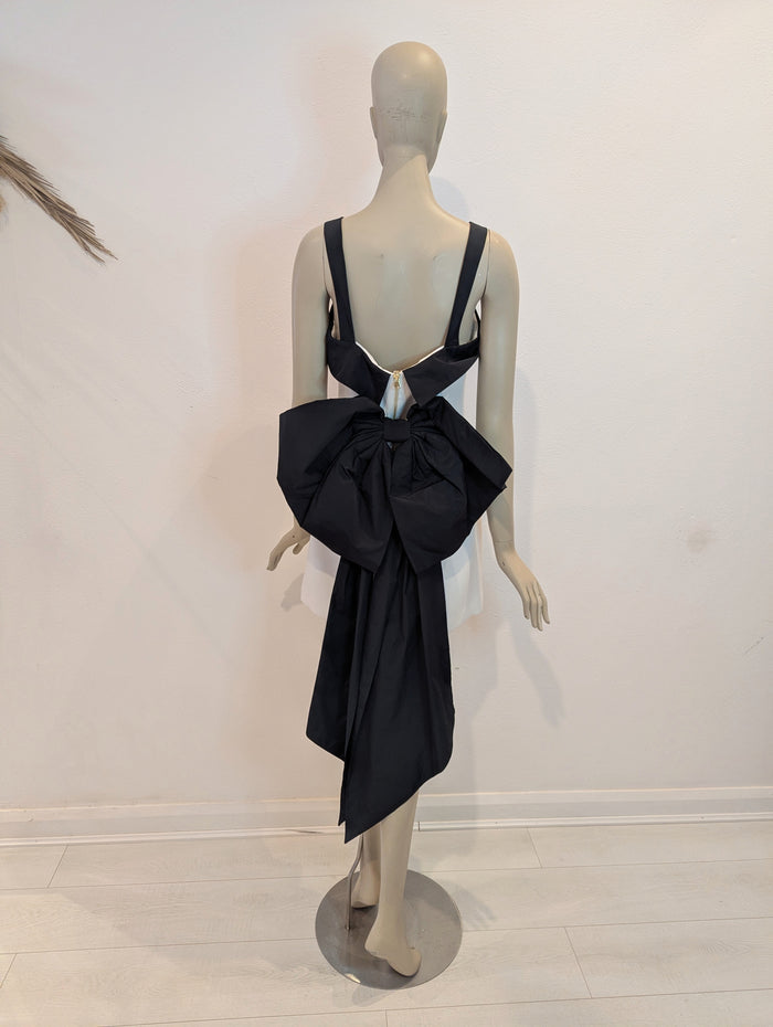 Rebecca Vallance Black/ White dress 12/14