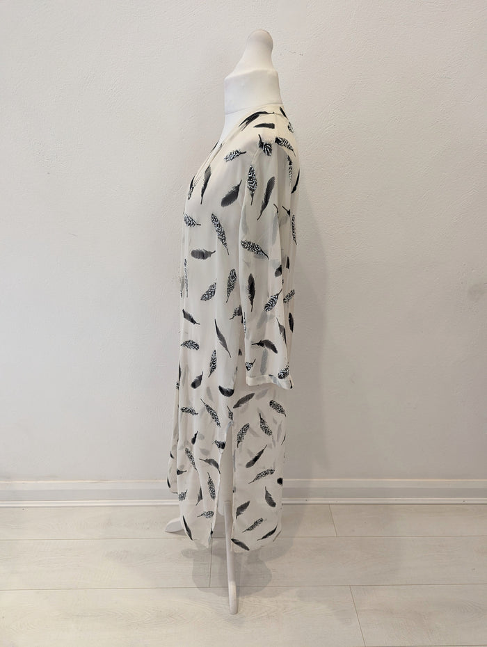 River Island Cream Beaded Coverup 10