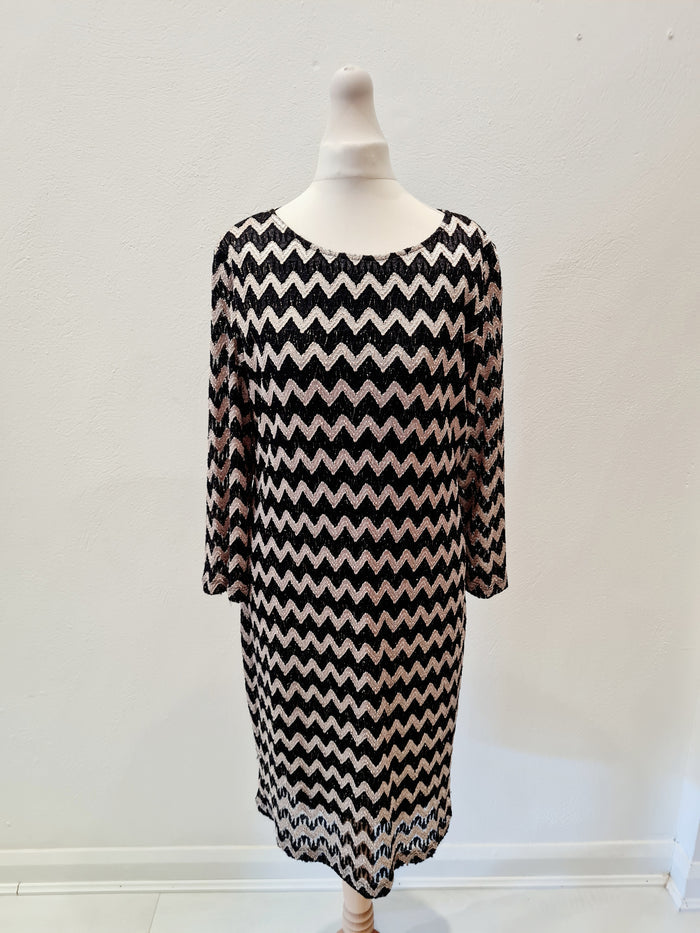 Ronnie Nicole Gold zigzag dress 12