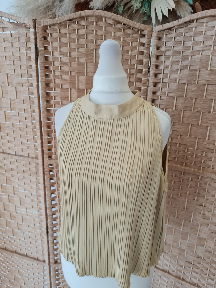 RW&Co Gold Pleated top M