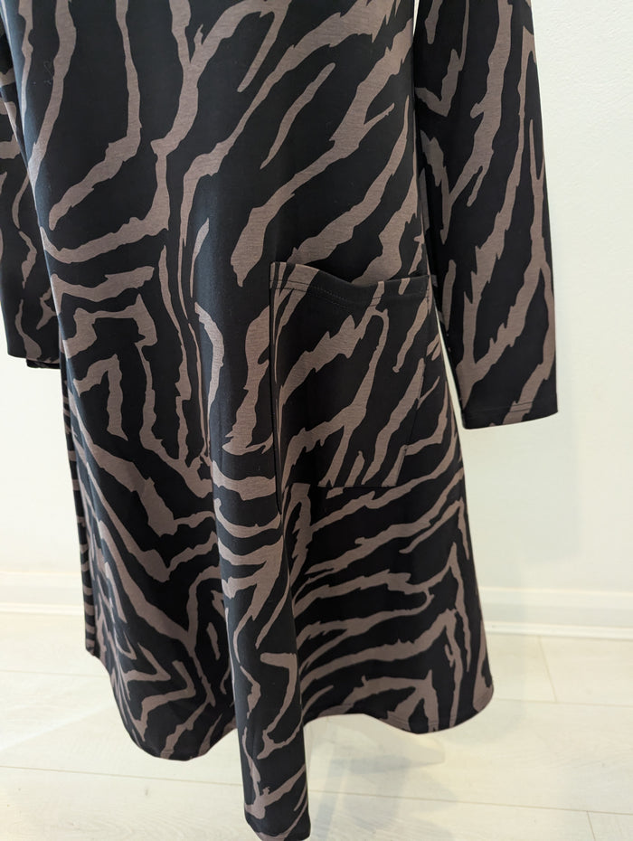Saloos Mocha High neck Dress 10 NWT £45