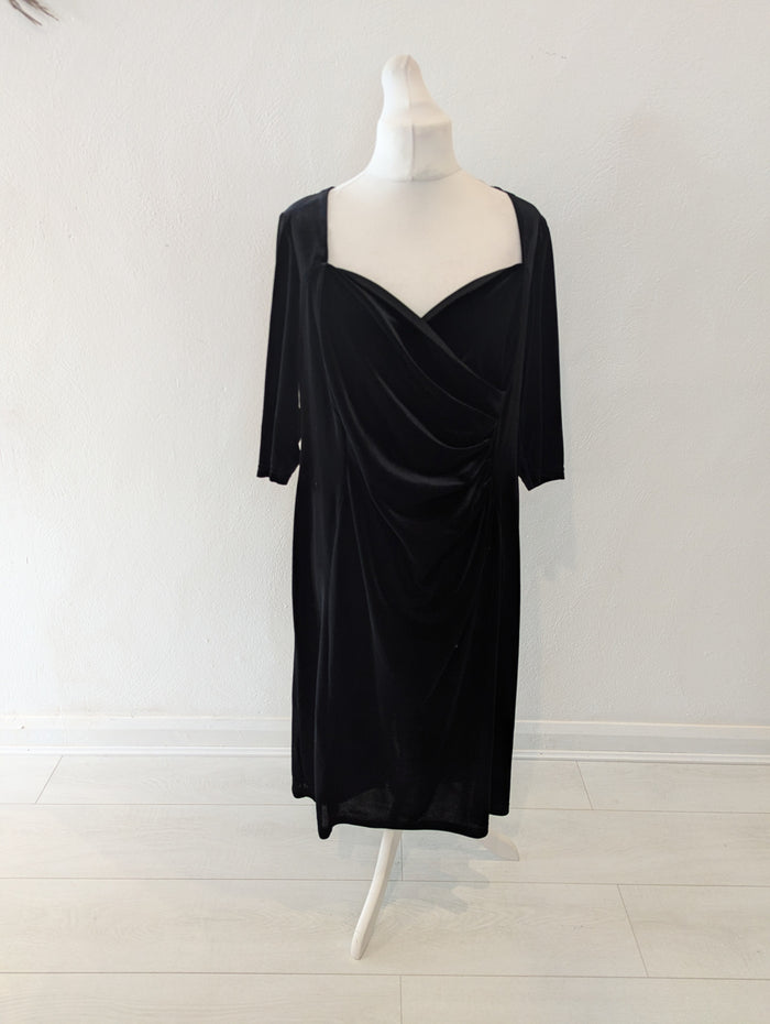Scarlet & Jo Black Velvet Midi Dress Size 24 NWT RRP £50