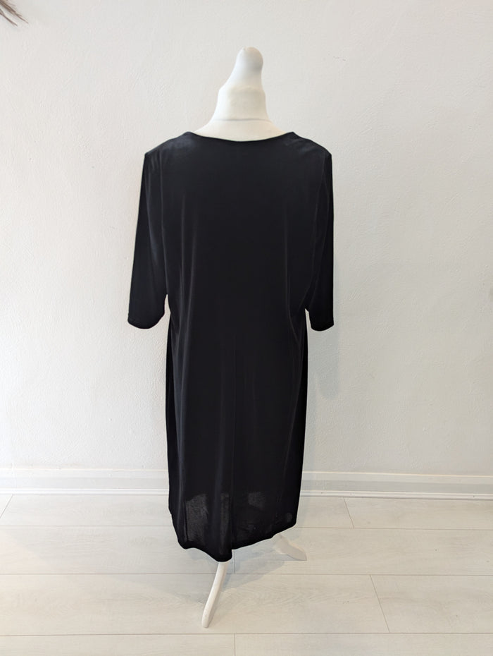 Scarlet & Jo Black Velvet Midi Dress Size 24 NWT RRP £50