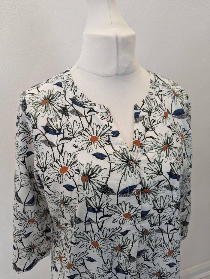 Seasalt Cornwall White Floral Top 12