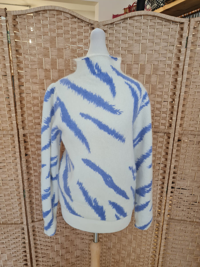 Second Female White/Blue Jumper XS